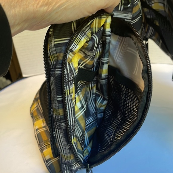 L.L. Bean yellow and black checkered hanging travel / cosmetic organizer bag. - Picture 6 of 8
